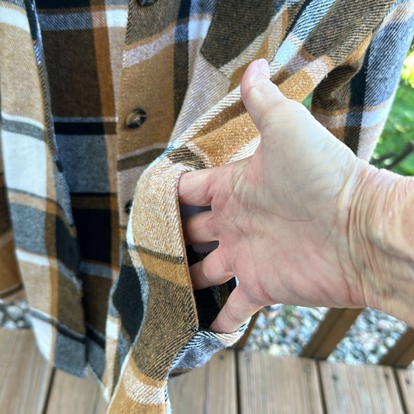 Flannel Shacket w/Pockets - Picture 3 of 4